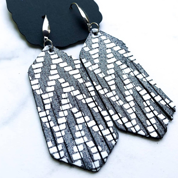 Dixie Bliss Jewelry - Genuine Leather in Grey & White Shimmer with a Chevron pattern